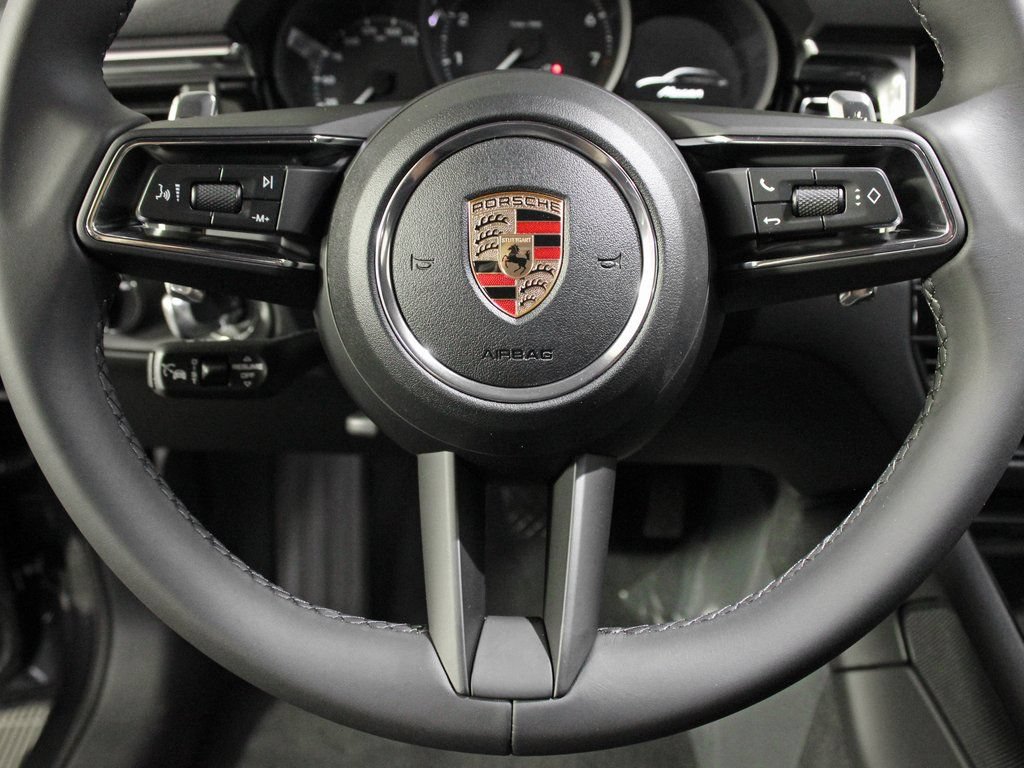 Certified 2026 Porsche Macan AWD/4WD image 23