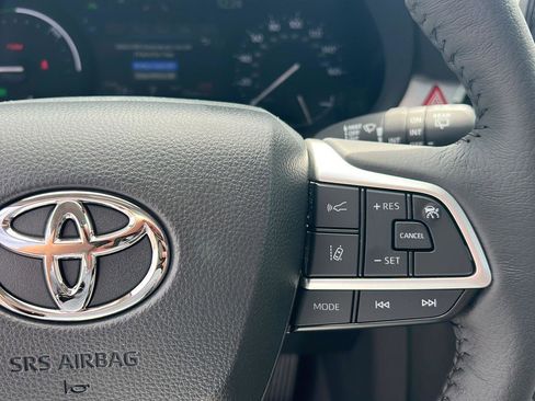 New 2026 Toyota Sienna XLE FWD image 21