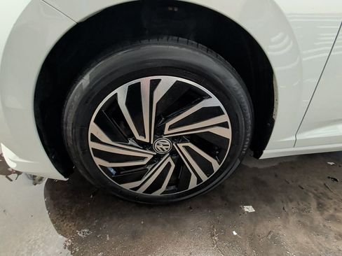 Used 2021 Volkswagen Jetta SEL Premium image 9