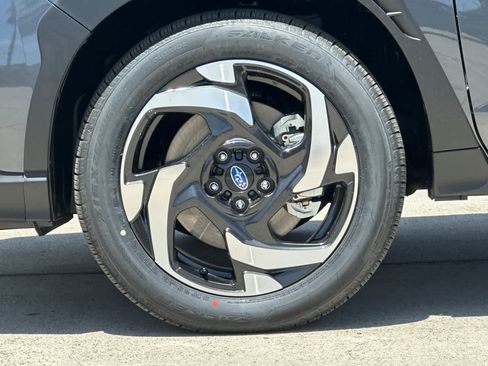 New 2026 Subaru Crosstrek 2.5i Limited w/ Crosstrek Mirror Package AWD/4WD image 32