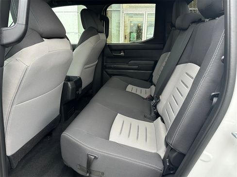 Used 2024 Toyota Tacoma TRD Off-Road image 45