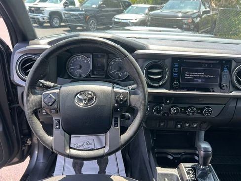 Used 2019 Toyota Tacoma TRD Sport AWD/4WD image 16