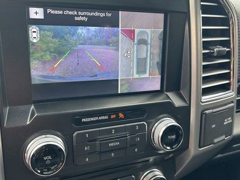 Used 2016 Ford F150 Platinum w/ Equipment Group 701A Luxury image 21