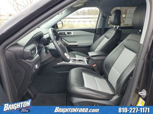 Certified 2022 Ford Explorer XLT w/ Equipment Group 202A image 10