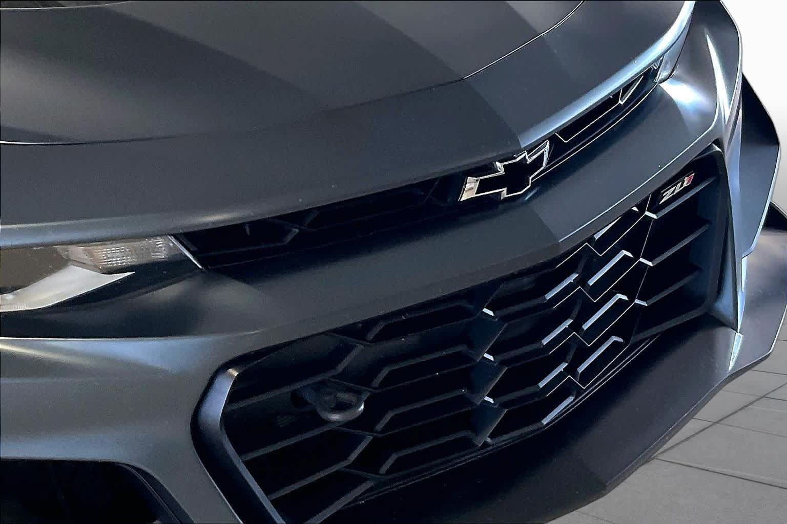 Used 2019 Chevrolet Camaro ZL1 RWD image 28