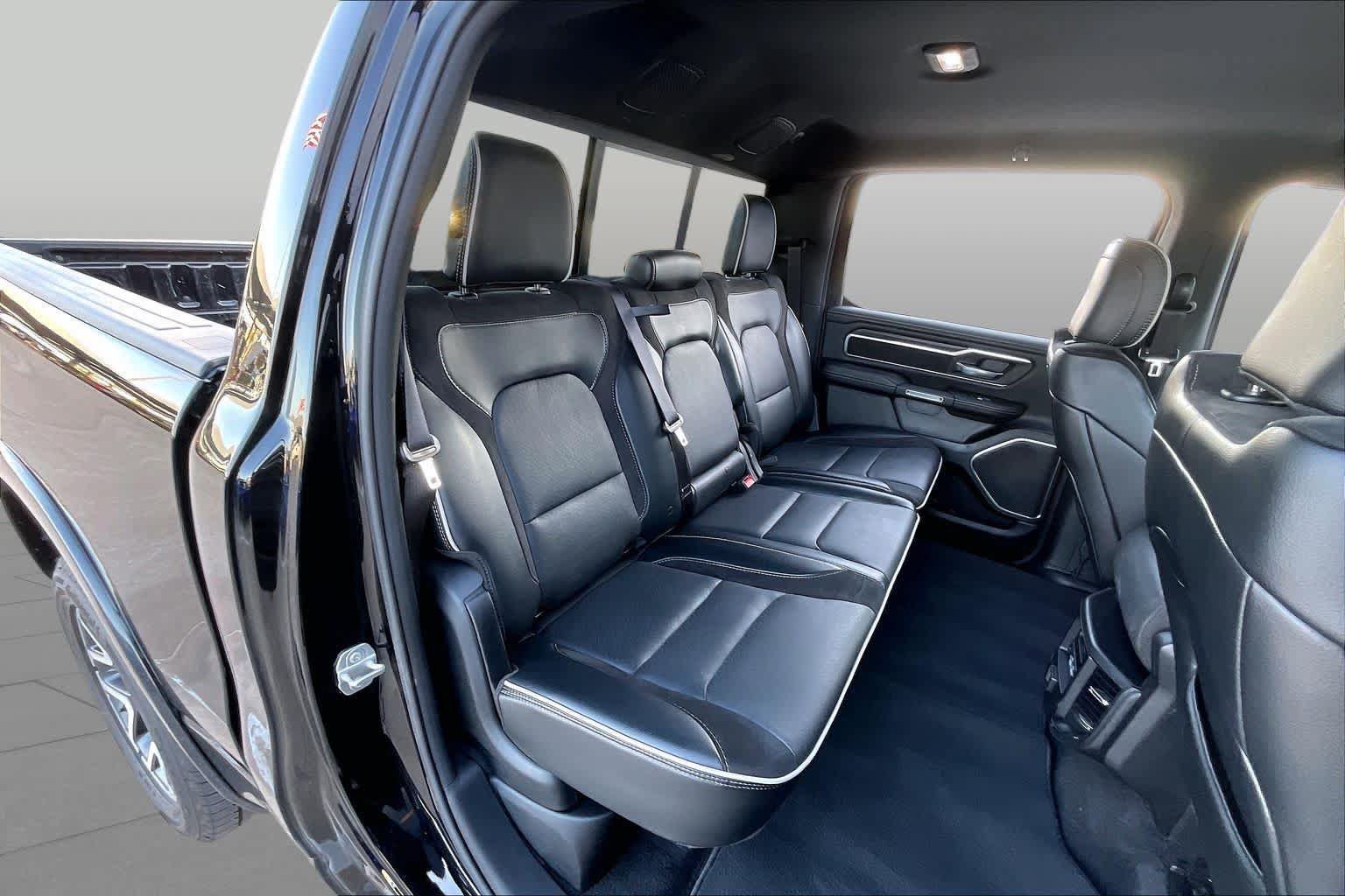 Used 2025 RAM 1500 Laramie AWD/4WD image 19