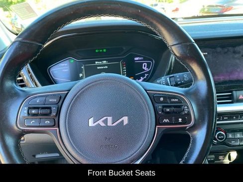 Used 2022 Kia Niro Touring Special Edition FWD image 16