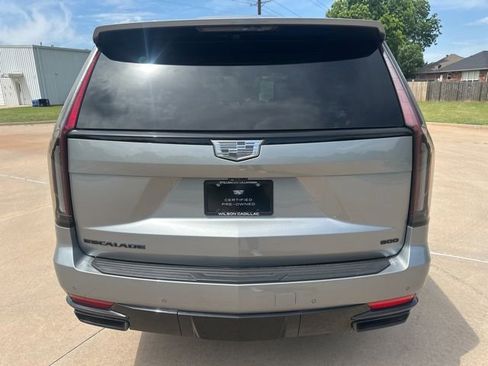 Certified 2024 Cadillac Escalade Sport w/ LPO, ONYX Package AWD/4WD image 4