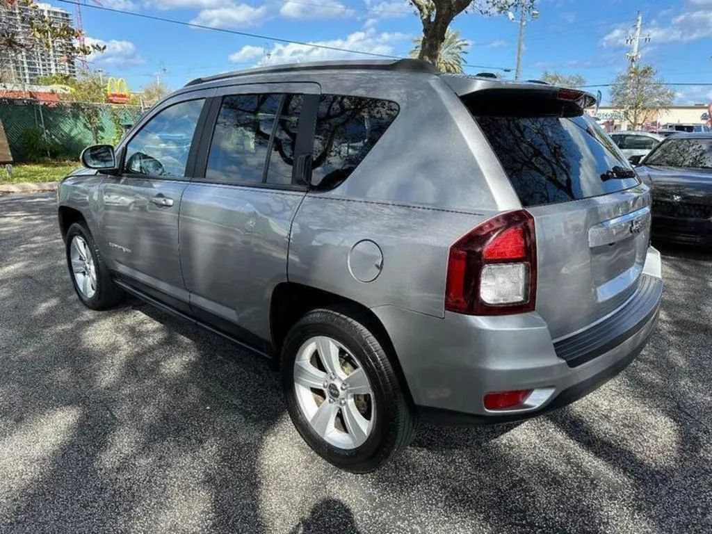 Used 2016 Jeep Compass Latitude FWD image 6