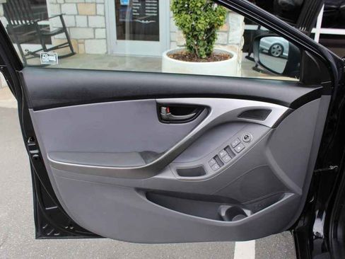 Used 2013 Hyundai Elantra GLS w/ Preferred Pkg FWD image 10