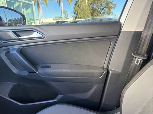 Used 2018 Volkswagen Tiguan S image 13