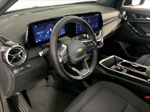 Used 2026 Chevrolet Equinox LT FWD image 14