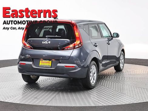 Used 2022 Kia Soul LX w/ Technology Package FWD image 5