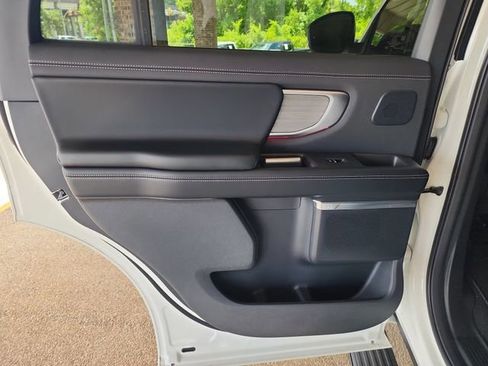 New 2025 Ford Expedition Platinum w/ Driver's Package image 31