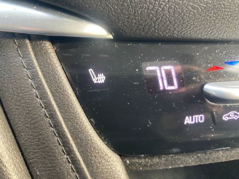 Used 2017 Cadillac XT5 Luxury image 48