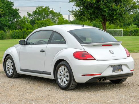 Used 2018 Volkswagen Beetle 2.0T S FWD image 11