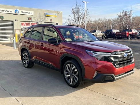 Used 2025 Subaru Forester Touring w/ Popular Package - Touring image 3