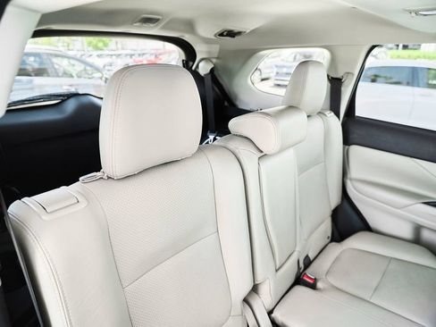 Used 2016 Mitsubishi Outlander SEL FWD image 37