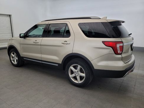 Used 2017 Ford Explorer XLT w/ Equipment Group 202A AWD/4WD image 3