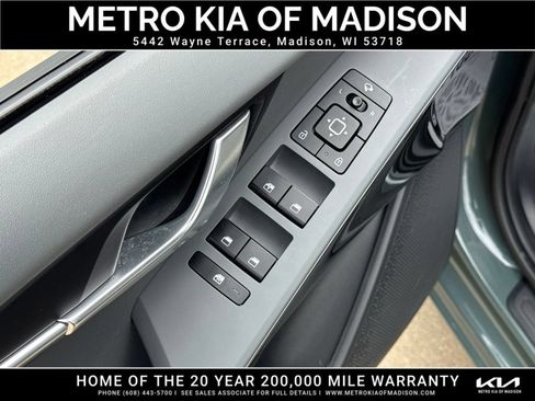 Used 2023 Kia Niro EX Touring FWD image 12