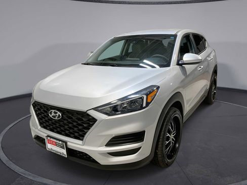 Used 2019 Hyundai Tucson SE image 1