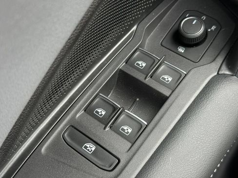 Used 2026 Volkswagen Tiguan SE R-Line AWD/4WD image 19