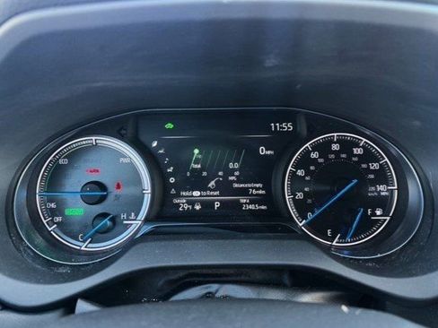 Used 2023 Toyota Venza LE image 17