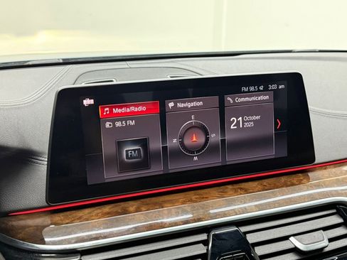 Used 2019 BMW M550i xDrive xDrive w/ Dynamic Handling Package image 23