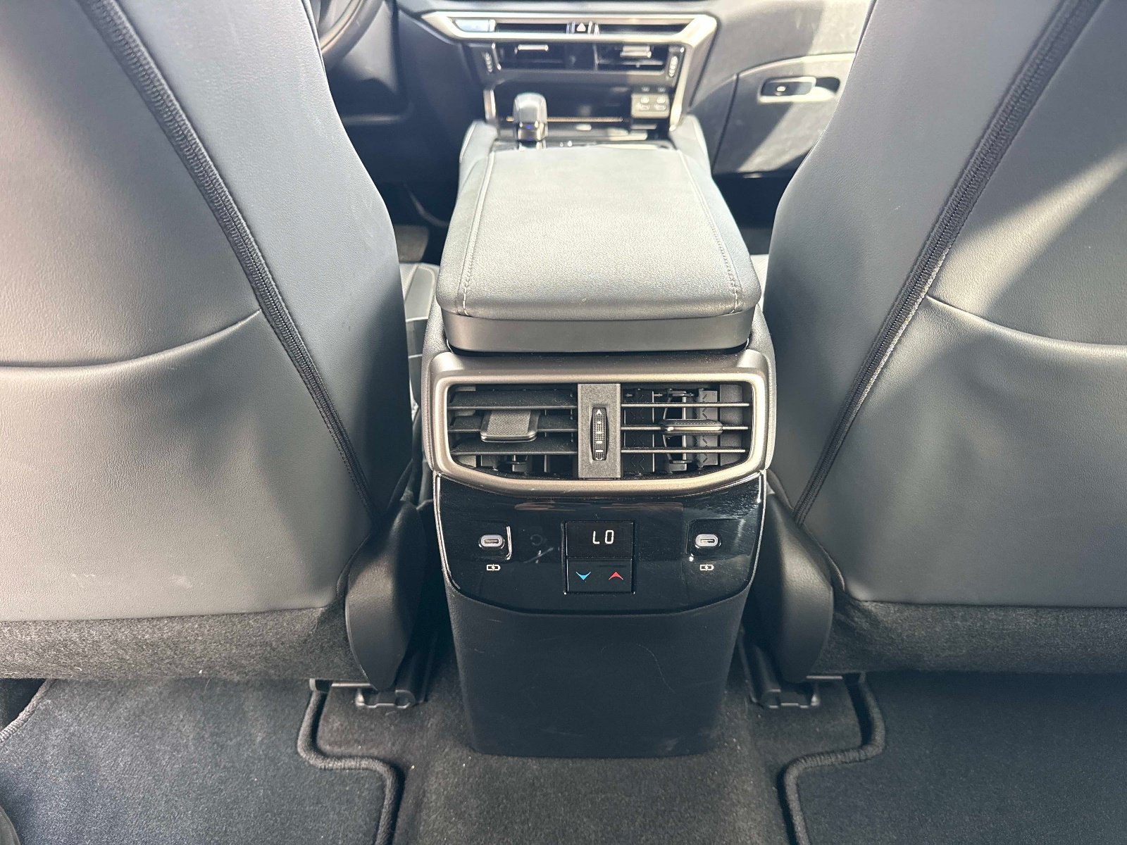 Used 2025 Lexus RX 350 Premium w/ Accessory Package (Z1) FWD image 17