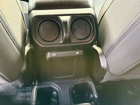 Used 2019 Jeep Wrangler Unlimited Sport S image 18