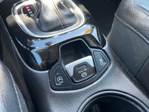 Used 2019 Jeep Compass Limited AWD/4WD image 20
