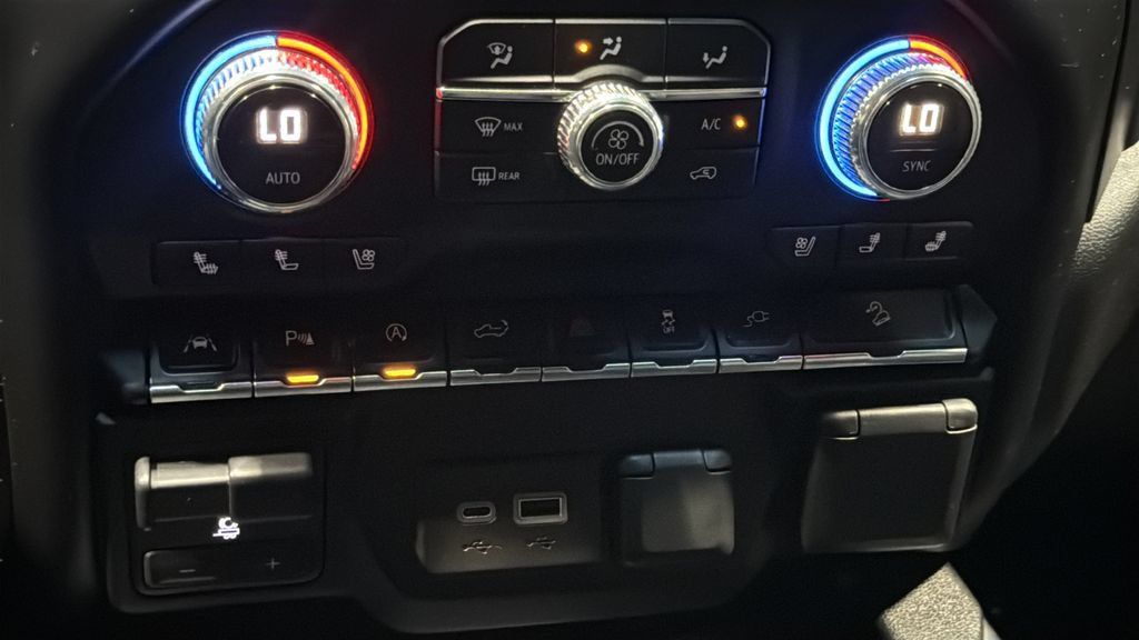 Used 2021 GMC Sierra 1500 AT4 w/ AT4 Carbonpro Edition AWD/4WD image 28