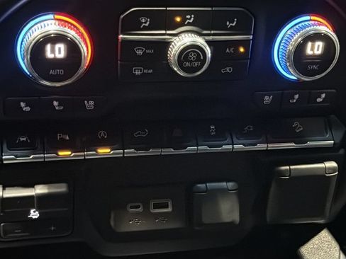 Used 2021 GMC Sierra 1500 AT4 w/ AT4 Carbonpro Edition AWD/4WD image 28