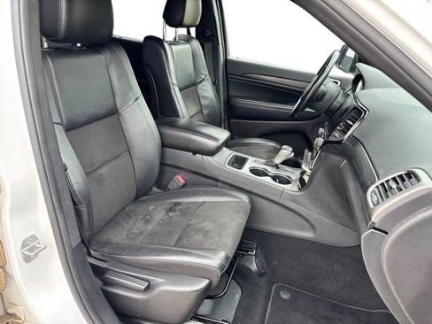 Used 2019 Jeep Grand Cherokee Altitude AWD/4WD image 30