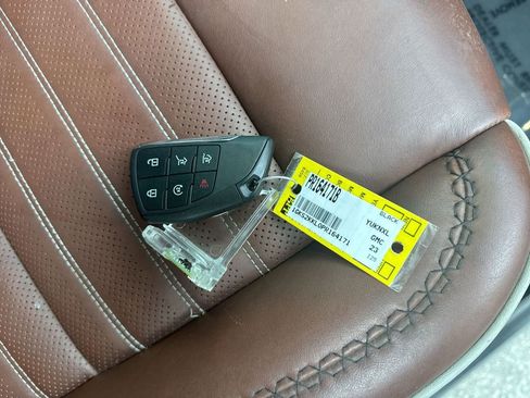 Used 2023 GMC Yukon XL Denali Ultimate image 37