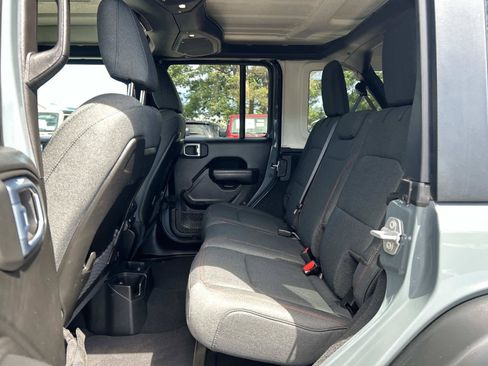 Certified 2026 Jeep Wrangler Unlimited Rubicon AWD/4WD image 14