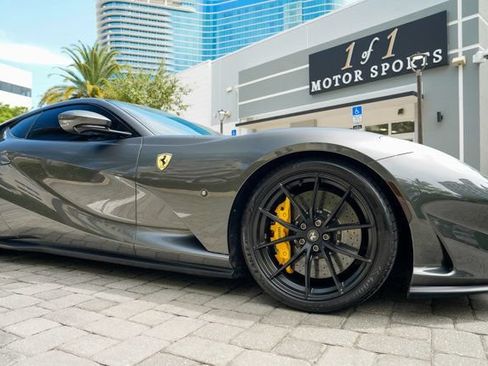 Used 2020 Ferrari 812 Superfast RWD image 39
