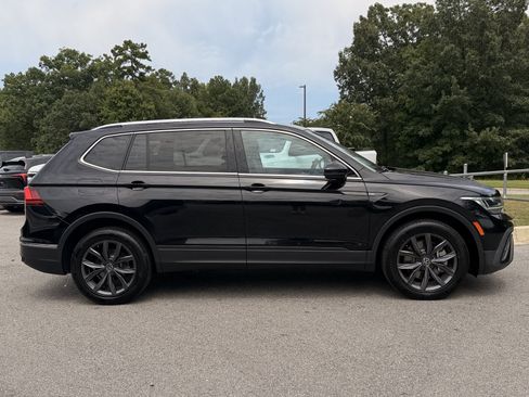 Used 2022 Volkswagen Tiguan SE FWD image 13