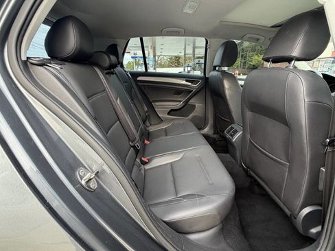 Used 2015 Volkswagen Golf S FWD image 9