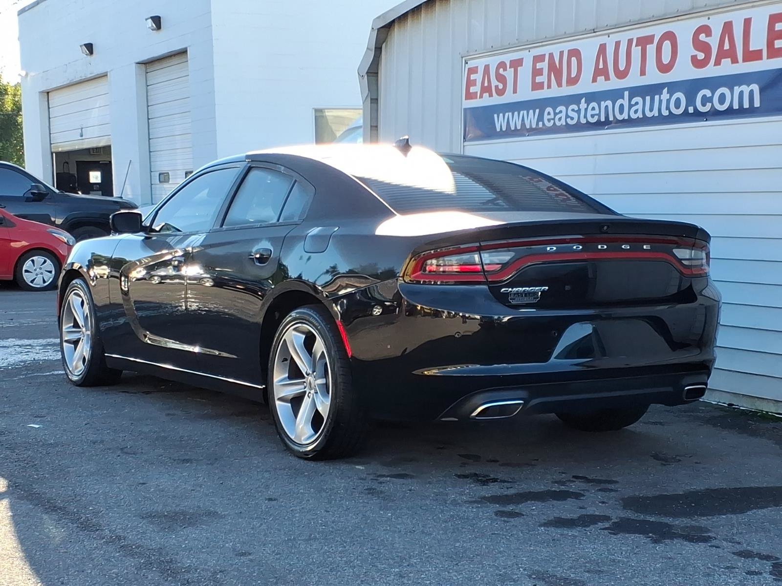 Used 2018 Dodge Charger SXT Plus w/ Quick Order Package 29J RWD image 3