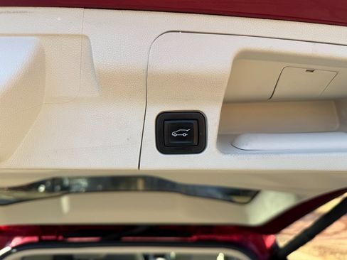 Used 2022 GMC Acadia Denali w/ Trailering Package image 10