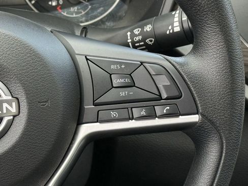 Used 2025 Nissan Altima 2.5 SV image 14