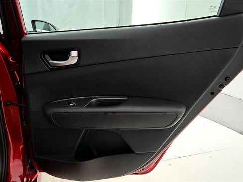 Used 2018 Kia Optima S image 19