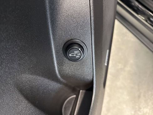 Used 2024 Chevrolet Equinox RS w/ RS Leather Package image 20