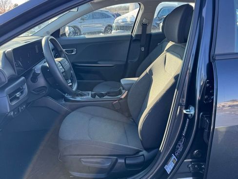 New 2025 Kia K4 LXS image 10