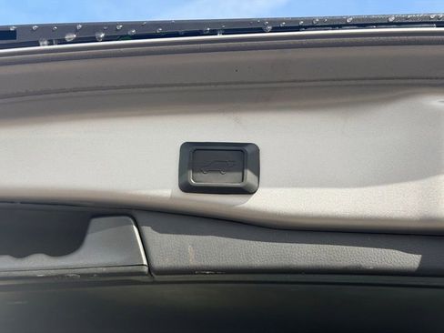 Used 2021 Toyota RAV4 Limited image 35