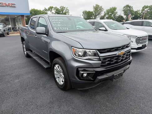 Used 2022 Chevrolet Colorado LT w/ LT Convenience Package AWD/4WD image 4