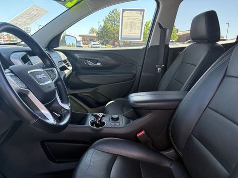 Used 2024 GMC Terrain SLT FWD image 17