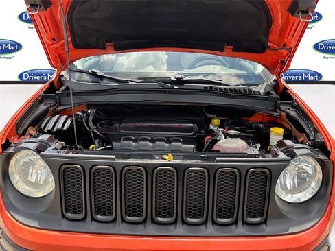 Used 2015 Jeep Renegade Latitude FWD image 27