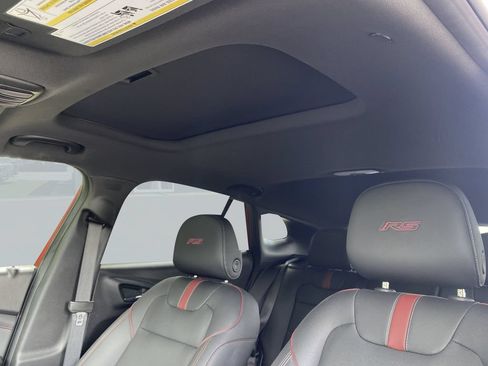 Used 2024 Chevrolet Trax RS w/ Sunroof Package FWD image 25